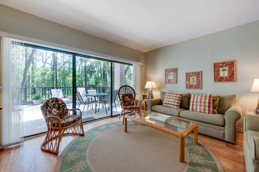 Family-friendly condo with washer dryer, central AC, & outdoor pool