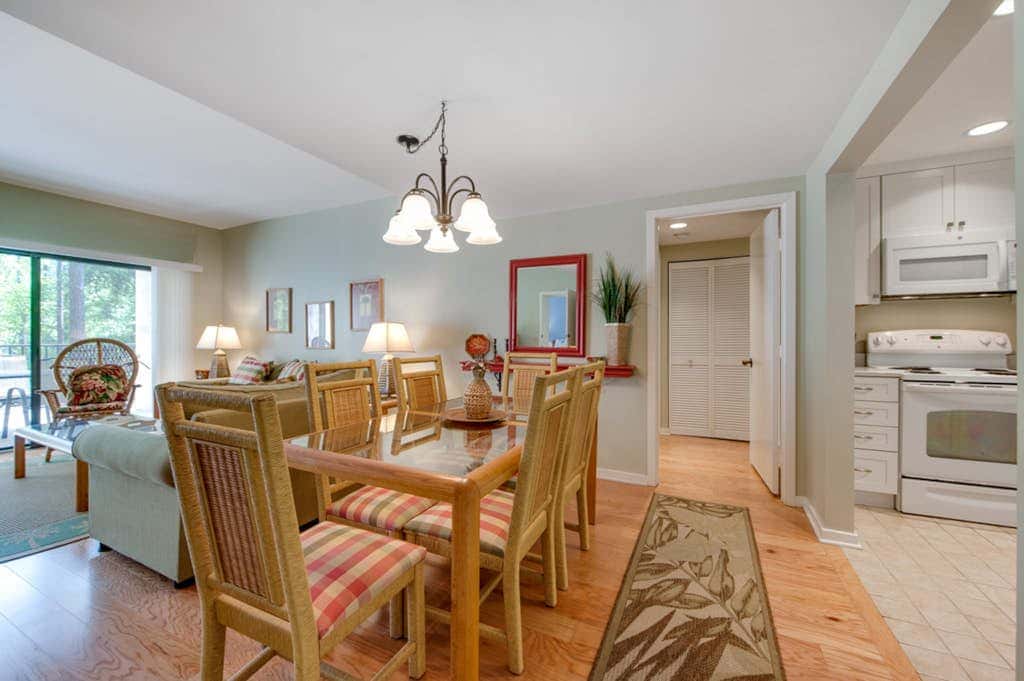 Family-friendly condo with washer dryer, central AC, & outdoor pool