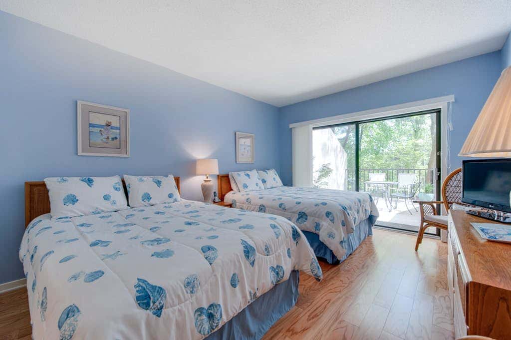 Family-friendly condo with washer dryer, central AC, & outdoor pool