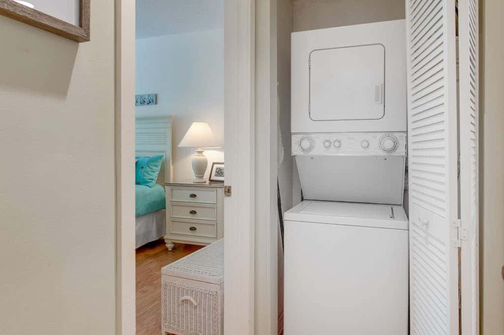 Family-friendly condo with washer dryer, central AC, & outdoor pool