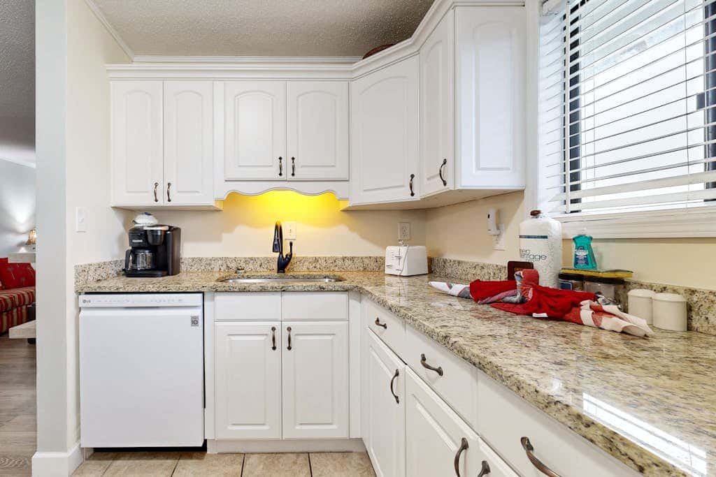 Oceanside Resort Condo with Indoor Pool, Tennis & Oceanfront Restaurant