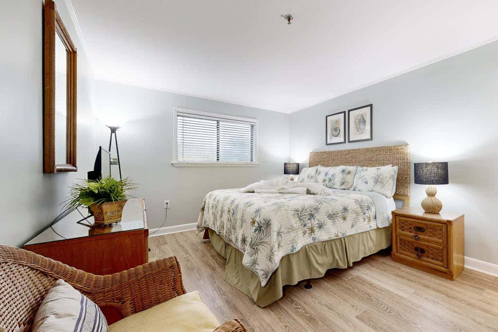 Oceanside Resort Condo with Indoor Pool, Tennis & Oceanfront Restaurant