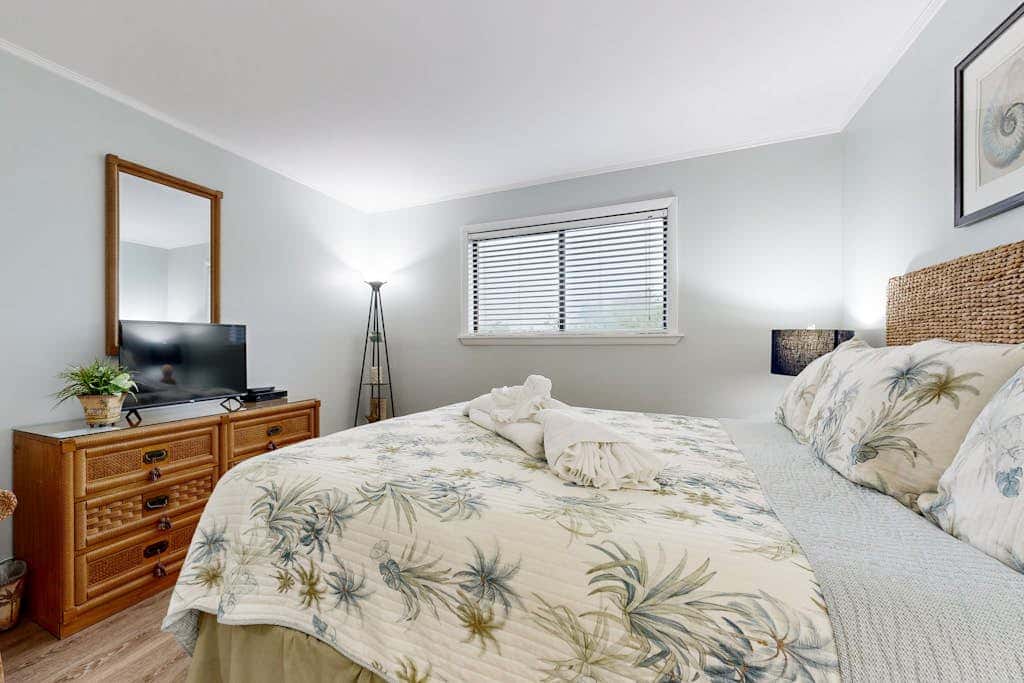Oceanside Resort Condo with Indoor Pool, Tennis & Oceanfront Restaurant