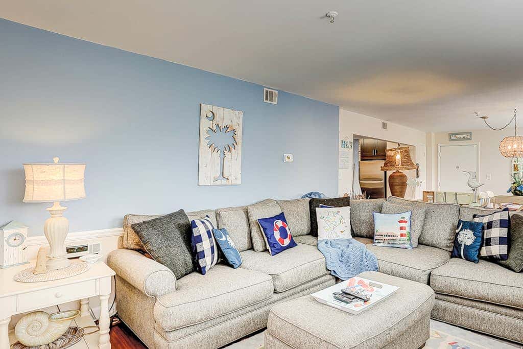 Charming Coastal Villa with Pools, Hot Tub, Gym & Private Beach Access