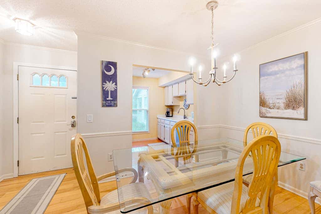 Updated Island Escape with Dual Suites  Golf, Tennis, Beach Club, Near Dining