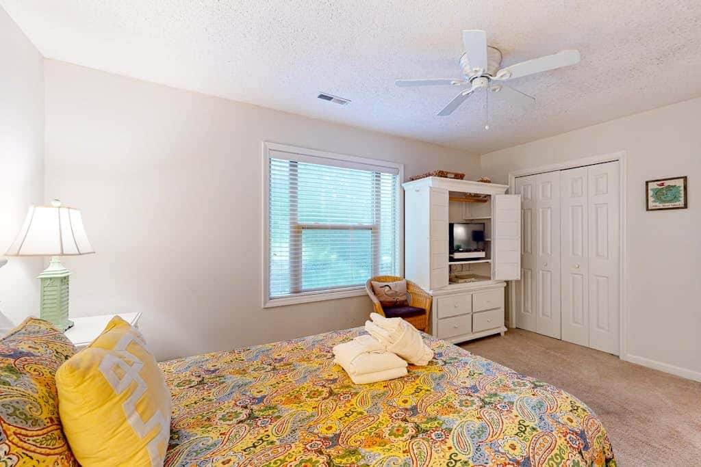 Updated Island Escape with Dual Suites  Golf, Tennis, Beach Club, Near Dining