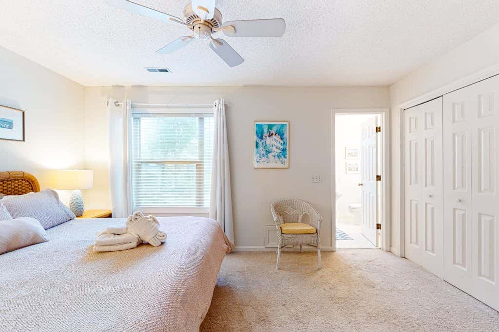 Updated Island Escape with Dual Suites  Golf, Tennis, Beach Club, Near Dining