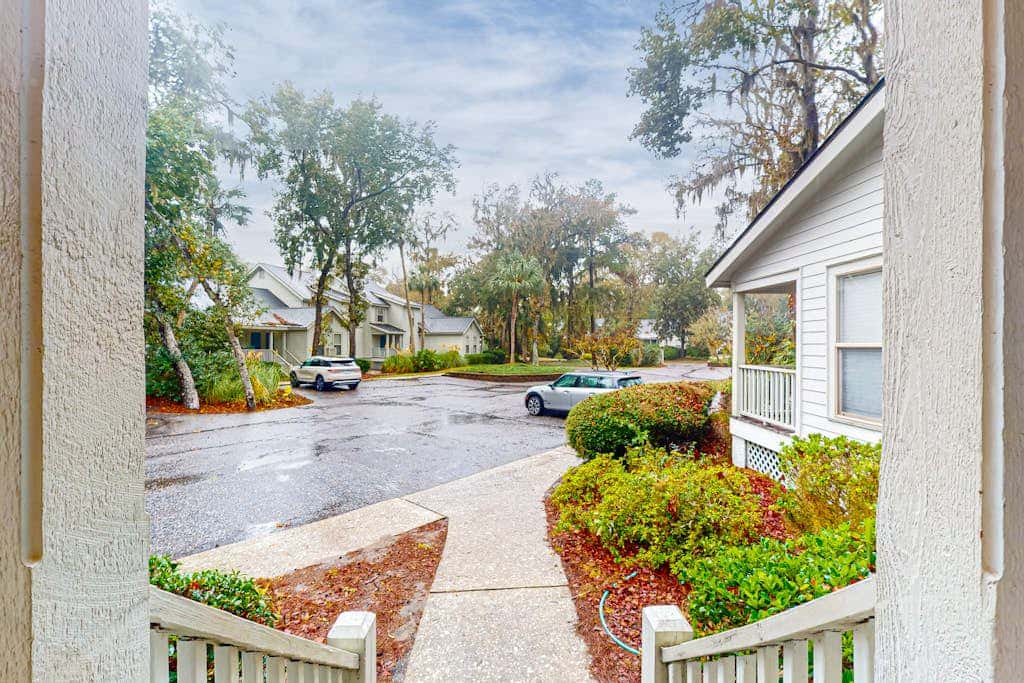 Updated Island Escape with Dual Suites  Golf, Tennis, Beach Club, Near Dining