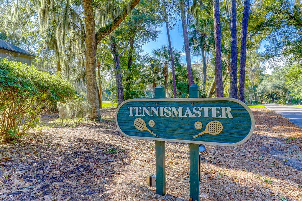Updated all suite tennis villa with WD, pool, screened porch near beach