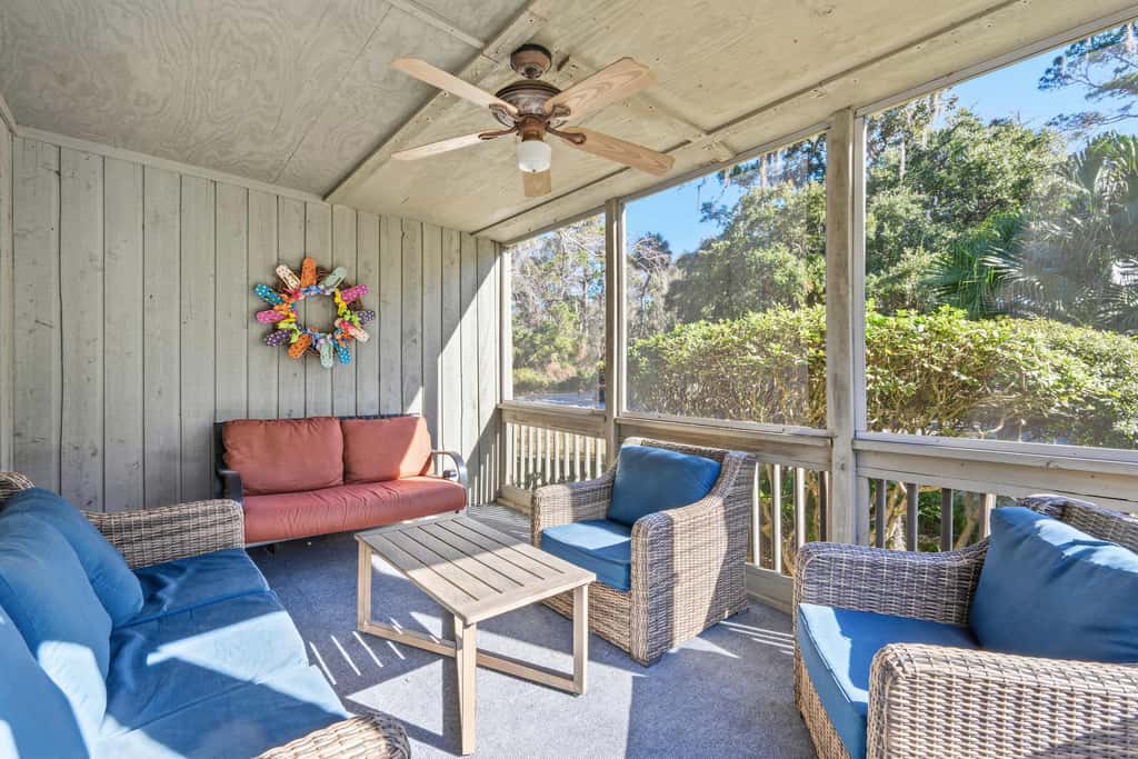 Updated all suite tennis villa with WD, pool, screened porch near beach