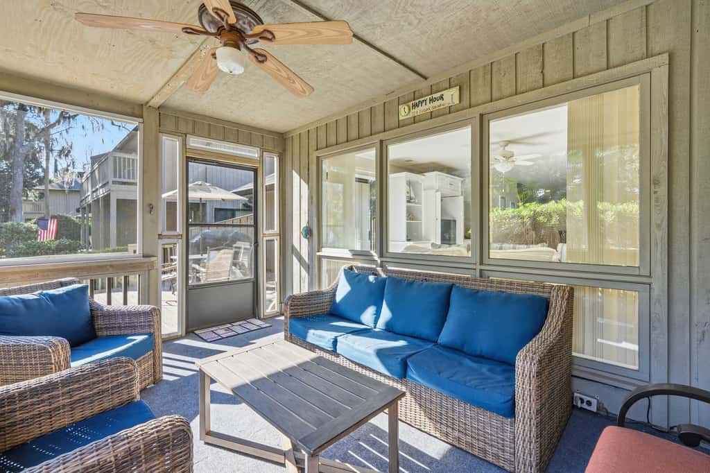 Updated all suite tennis villa with WD, pool, screened porch near beach