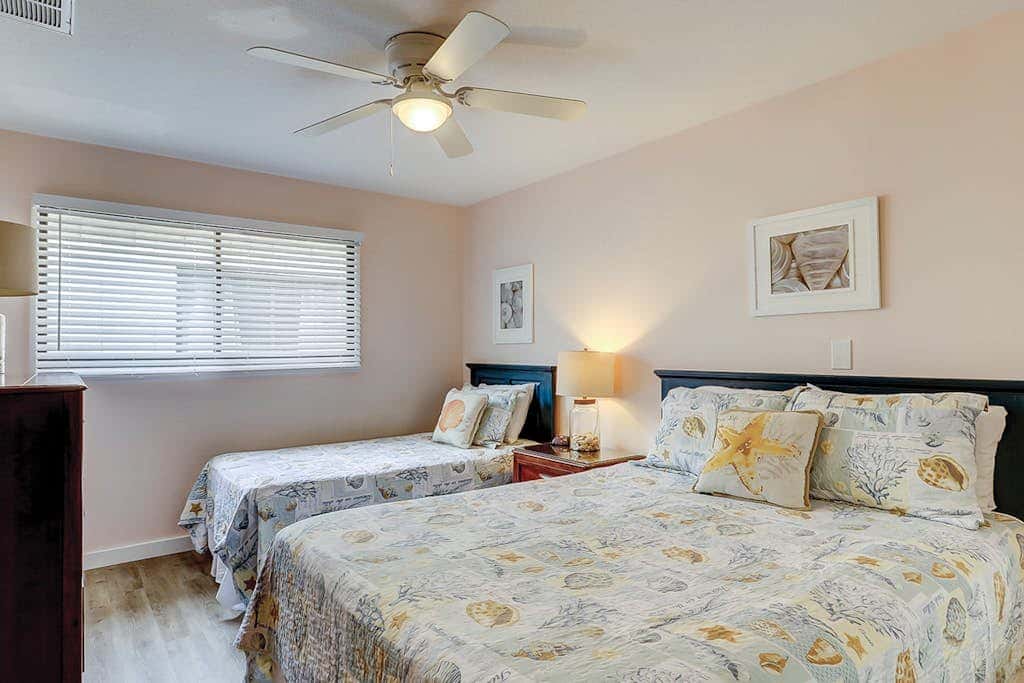 Queens Grant Condo in Palmetto Dunes Fenced Patio, Grill Near Beach