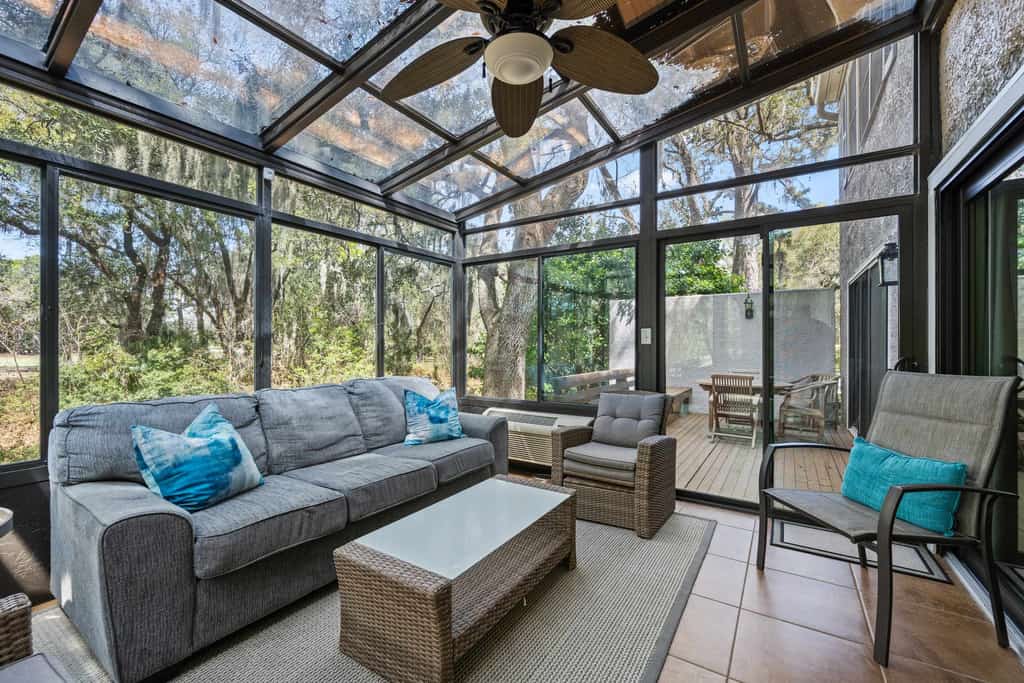 Lovely condo close to beach  pool access, elegant screened patio & washer dryer