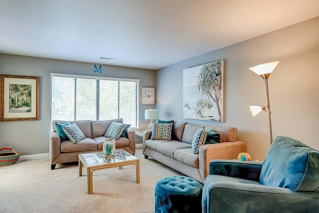 Two-story condo with pool - walk to Coligny Beach