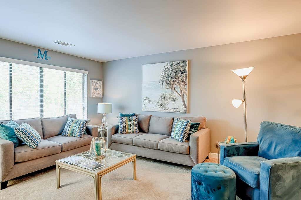 Two-story condo with pool - walk to Coligny Beach