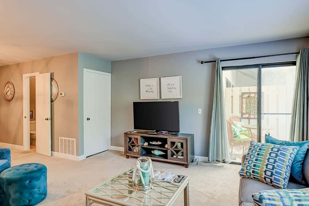 Two-story condo with pool - walk to Coligny Beach