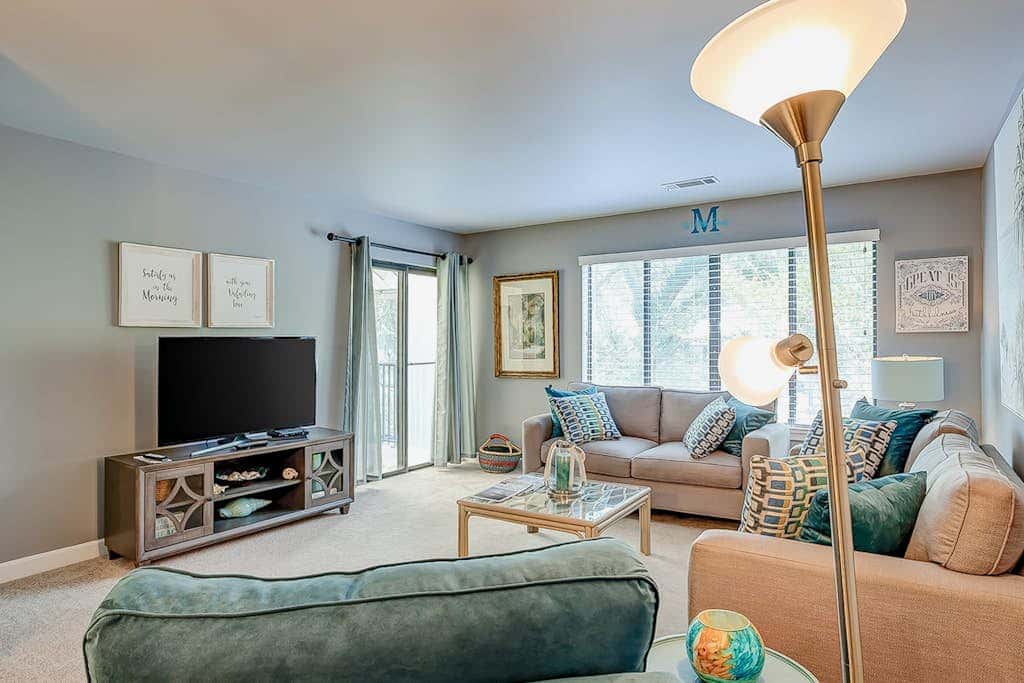 Two-story condo with pool - walk to Coligny Beach