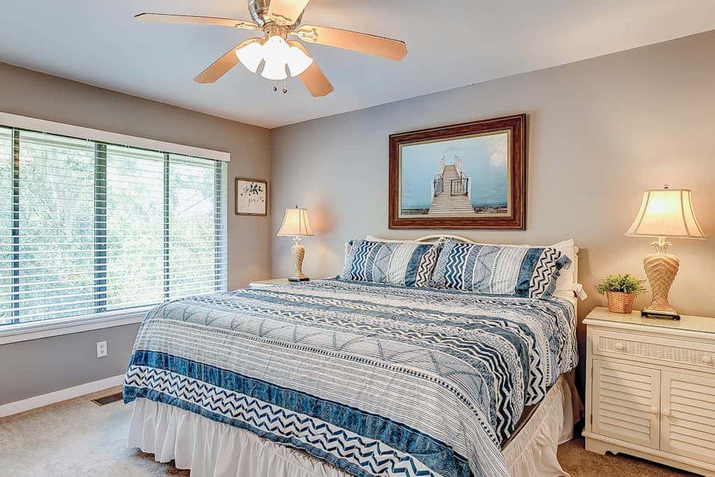 Two-story condo with pool - walk to Coligny Beach