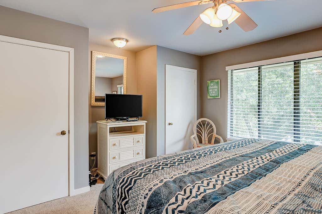 Two-story condo with pool - walk to Coligny Beach