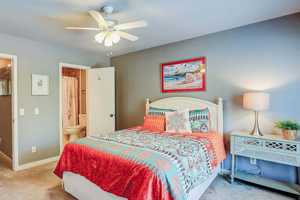 Two-story condo with pool - walk to Coligny Beach