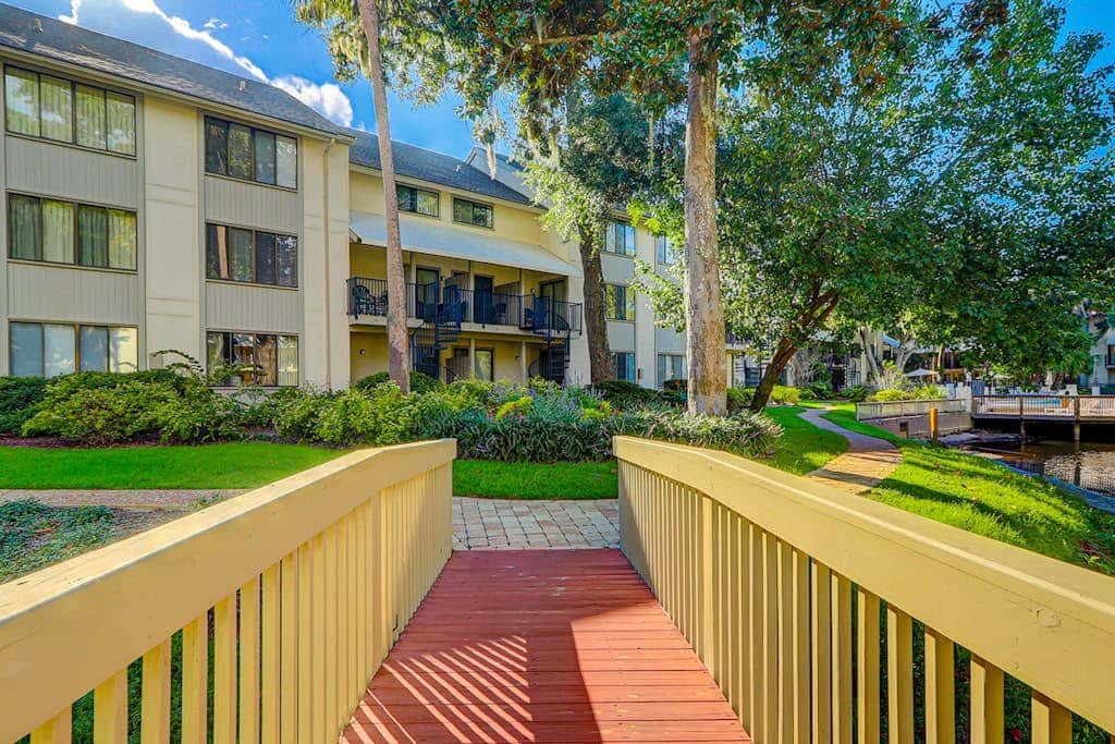Two-story condo with pool - walk to Coligny Beach