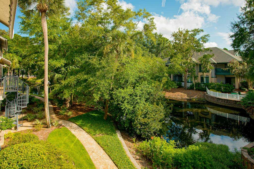 Two-story condo with pool - walk to Coligny Beach