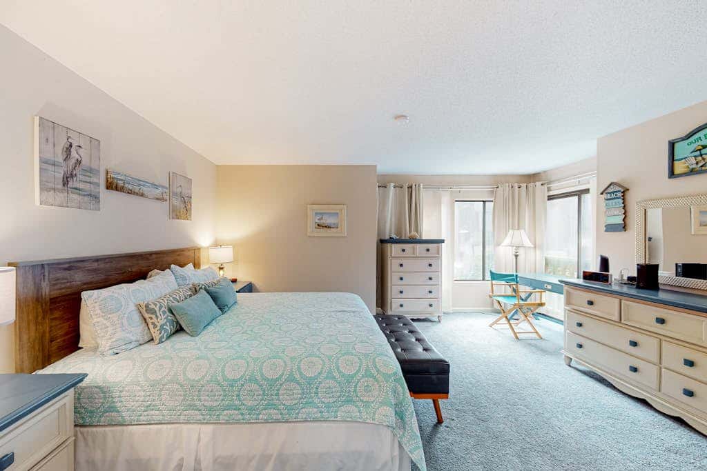Beachwalk at Shipyard Pool, Golf & Tennis Center Stroll 5 Minutes to Sand