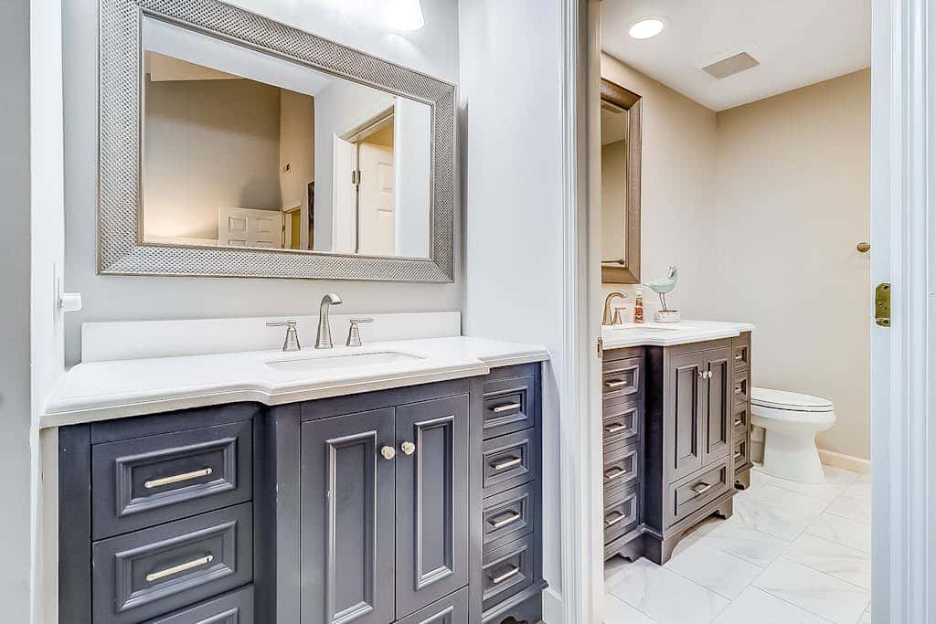 Dog Friendly Villa with Walkable Beach Access, AC, Deck, WiFi & Shared Pool