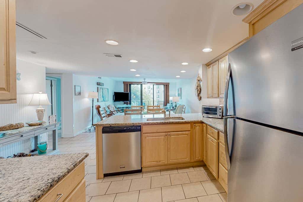 3rd-floor condo with balcony, lagoon views, pools, tennis courts, & beach access