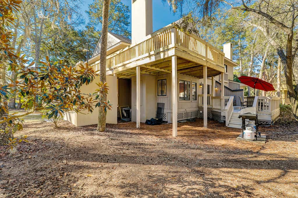 Relaxing First Floor Condo  Walk to Beach Spacious Deck Remote Work Setup 
