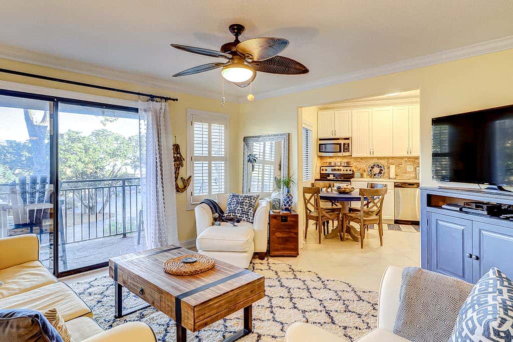 Condo Steps from Ocean with WiFi, Partial Beach Views, Heated Pool Grills