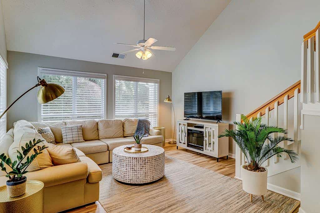 Crown Reef 204