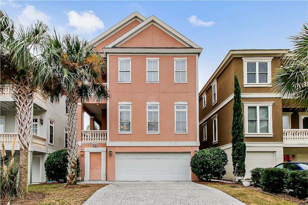Dog friendly home with private pool, WiFi, WD & central AC snowbird friendly