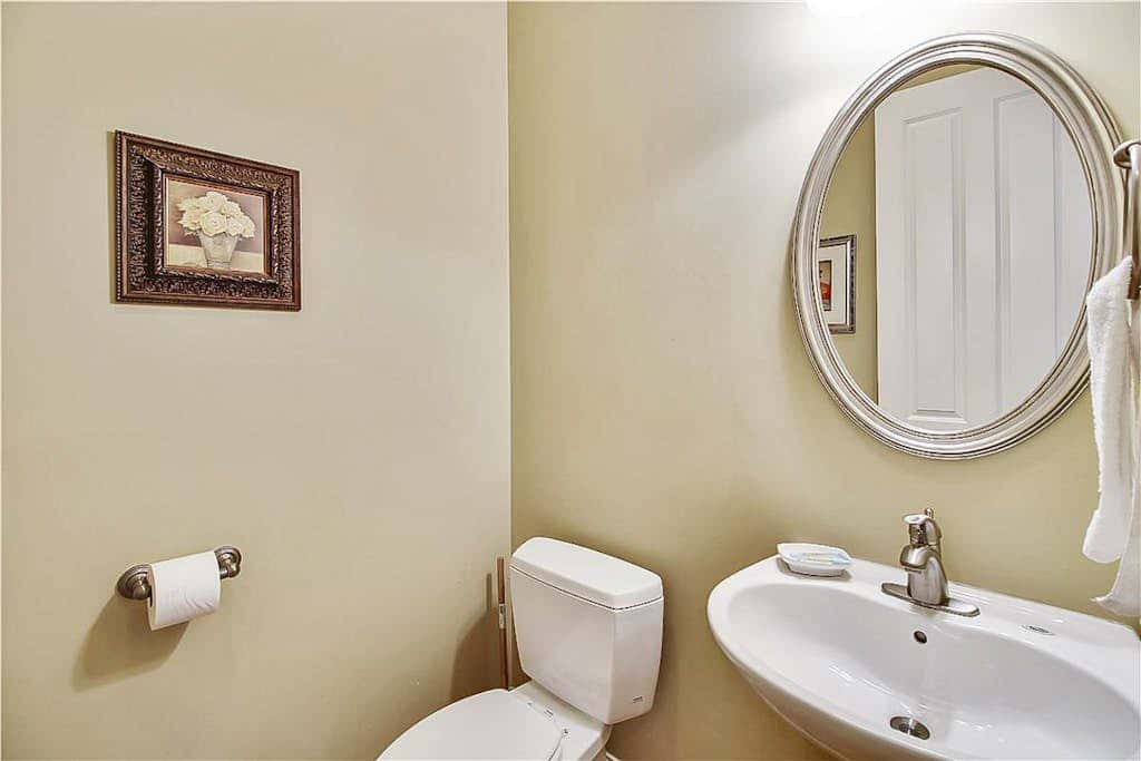 Dog friendly home with private pool, WiFi, WD & central AC snowbird friendly