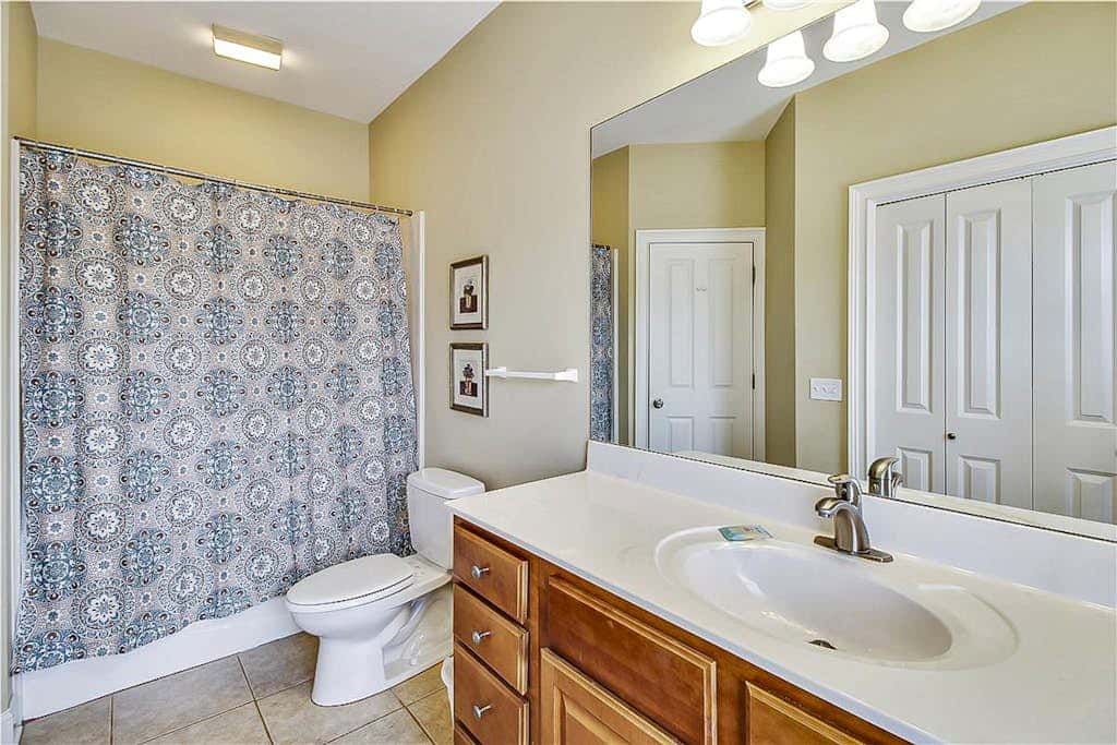 Dog friendly home with private pool, WiFi, WD & central AC snowbird friendly
