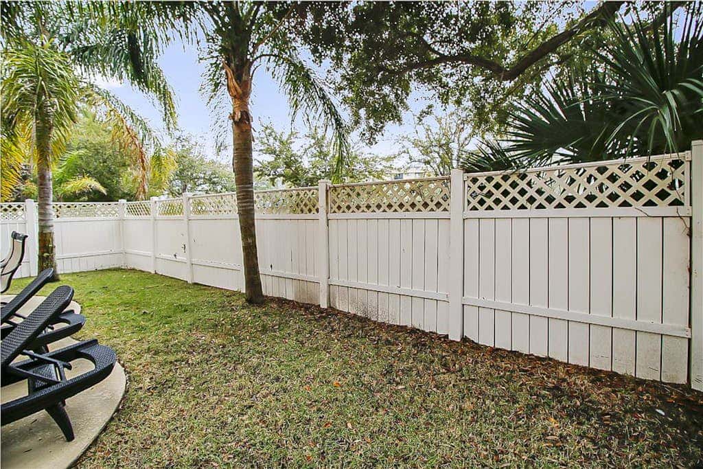Dog friendly home with private pool, WiFi, WD & central AC snowbird friendly