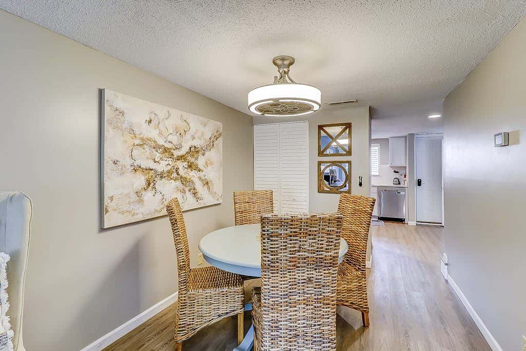 Snowbird dog friendly villa with WiFi, 2 patios, & grill  pool beach access