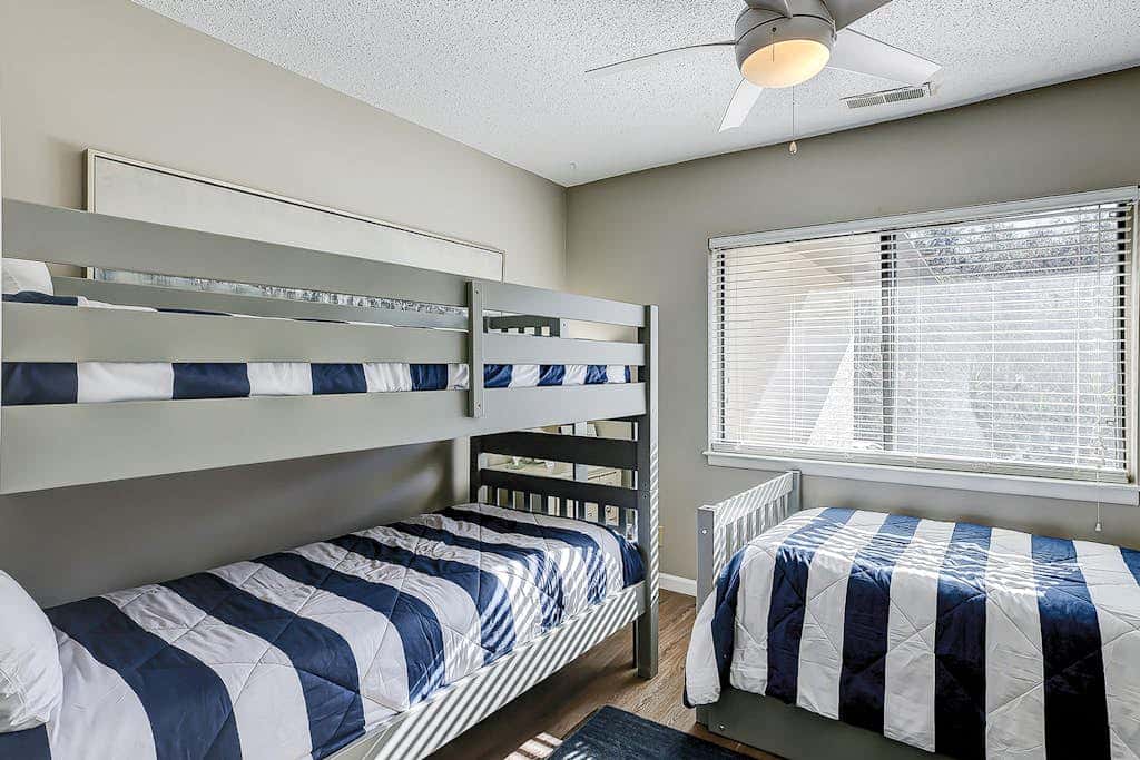 Snowbird dog friendly villa with WiFi, 2 patios, & grill  pool beach access
