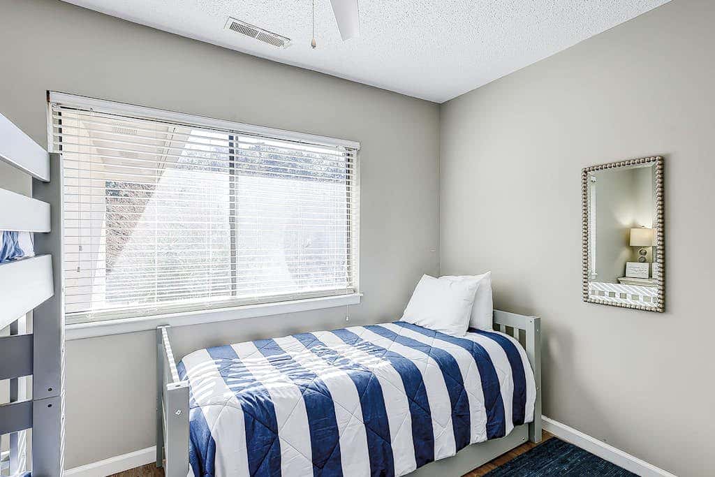 Snowbird dog friendly villa with WiFi, 2 patios, & grill  pool beach access