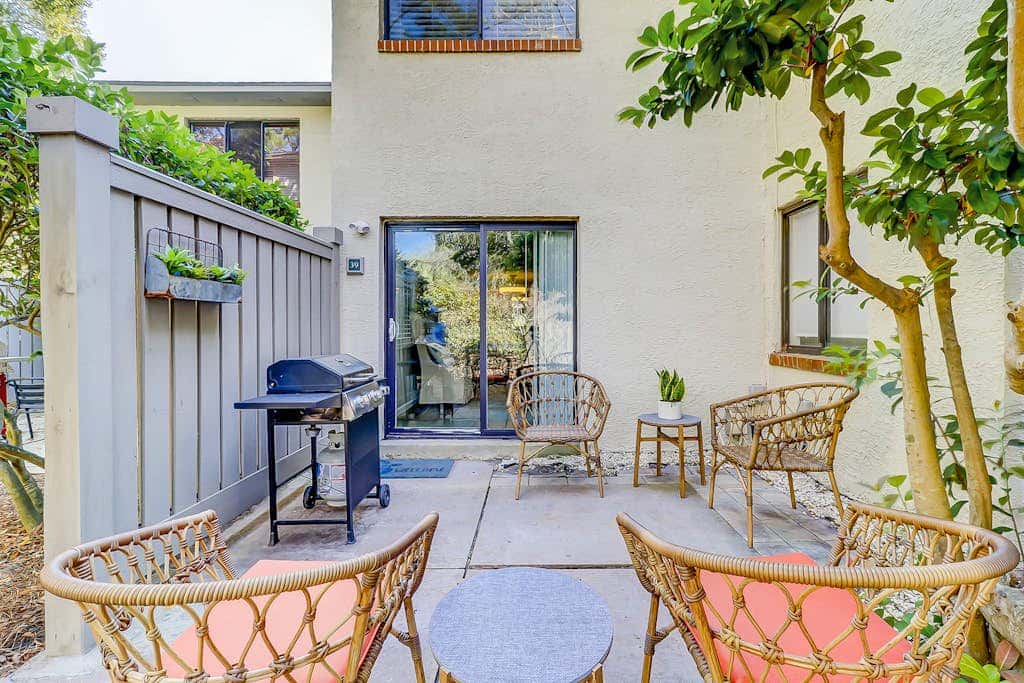 Snowbird dog friendly villa with WiFi, 2 patios, & grill  pool beach access