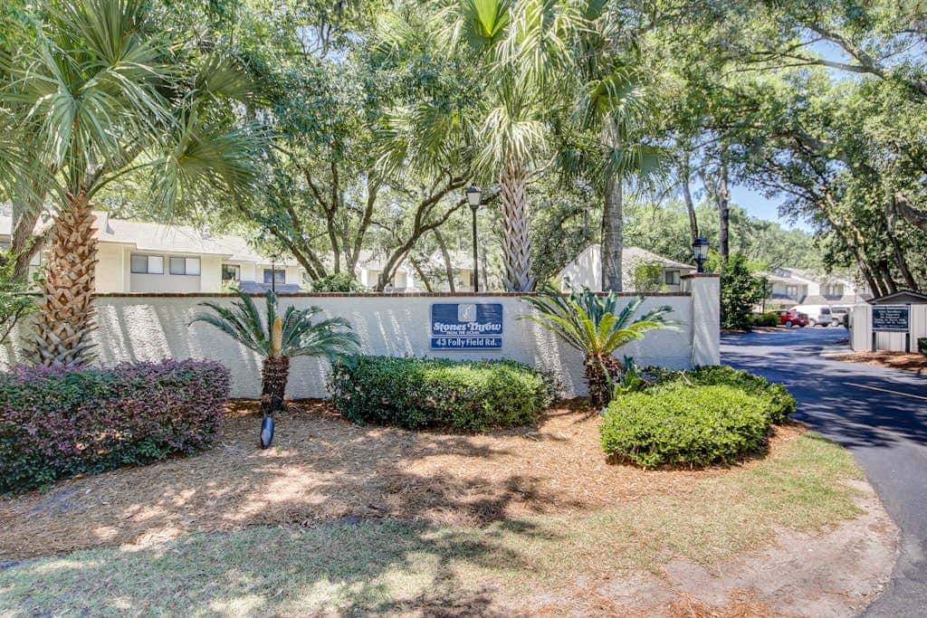 Snowbird dog friendly villa with WiFi, 2 patios, & grill  pool beach access