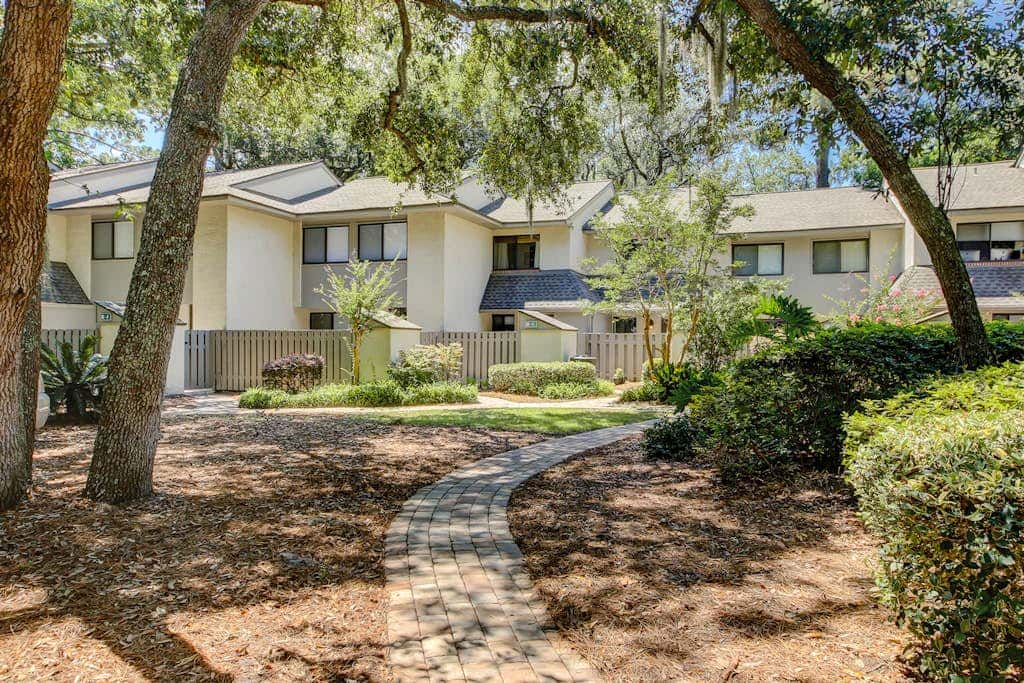 Snowbird dog friendly villa with WiFi, 2 patios, & grill  pool beach access