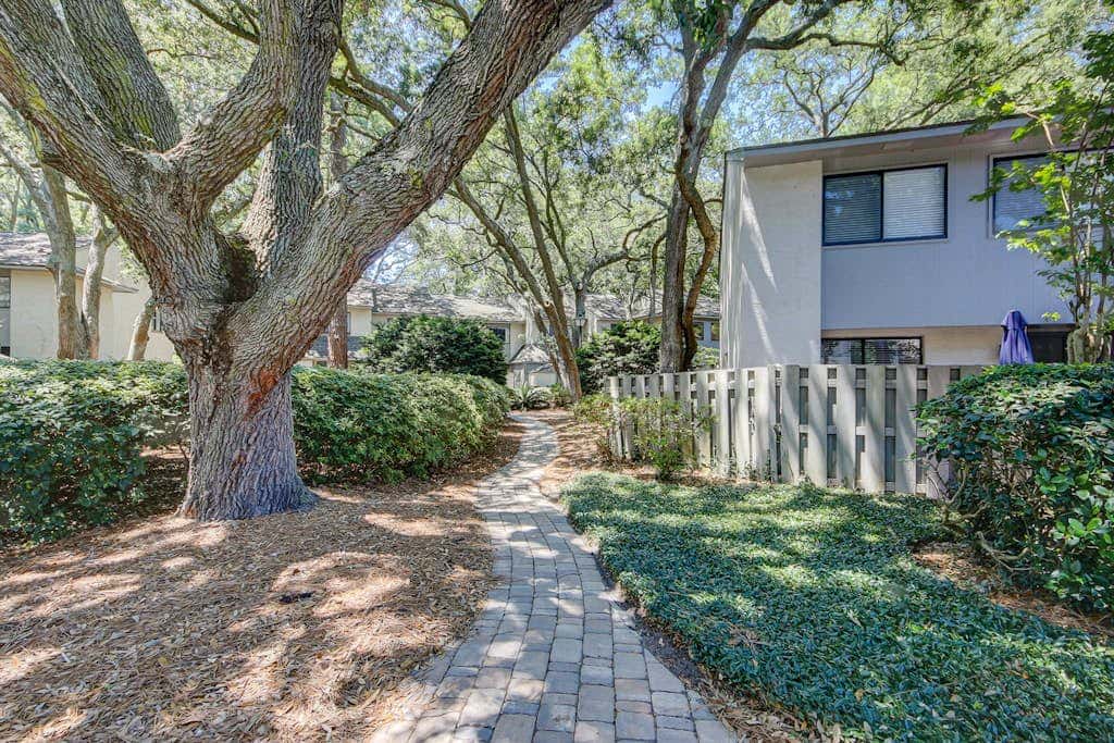 Snowbird dog friendly villa with WiFi, 2 patios, & grill  pool beach access