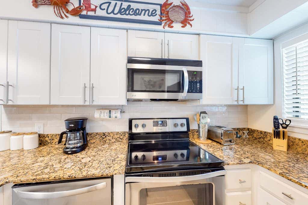 Hilton Head Resort Villa with AC, pool, hot tub, tennis - near beach & golf