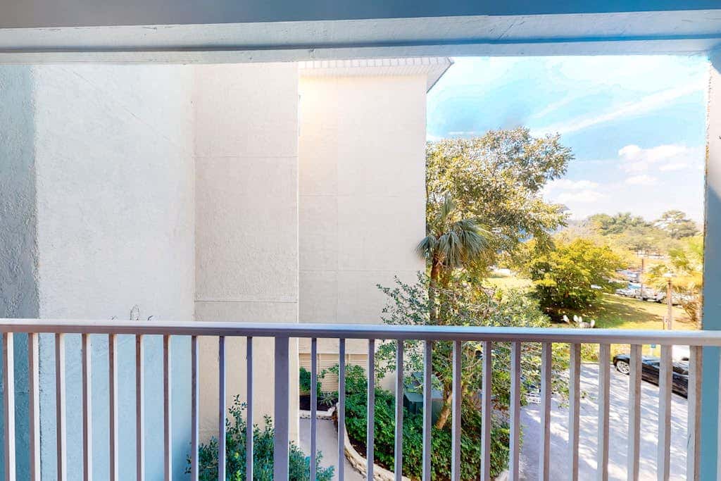 Hilton Head Resort Villa with AC, pool, hot tub, tennis - near beach & golf