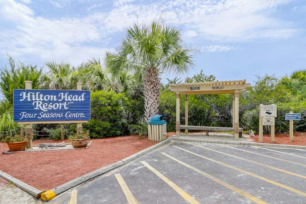Hilton Head Resort Villa with AC, pool, hot tub, tennis - near beach & golf