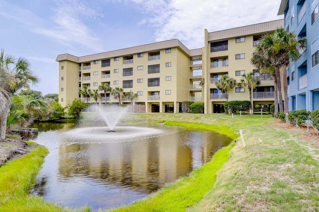 Hilton Head Resort Villa with AC, pool, hot tub, tennis - near beach & golf