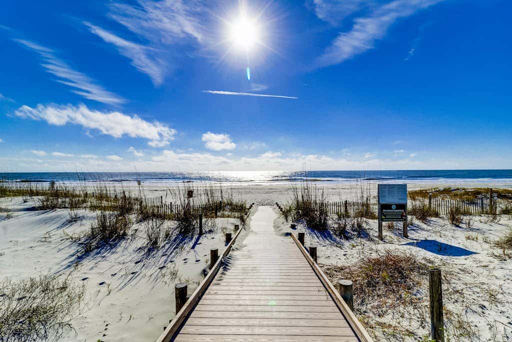 Hilton Head Island condo with water-view patio, pool, & easy beach access