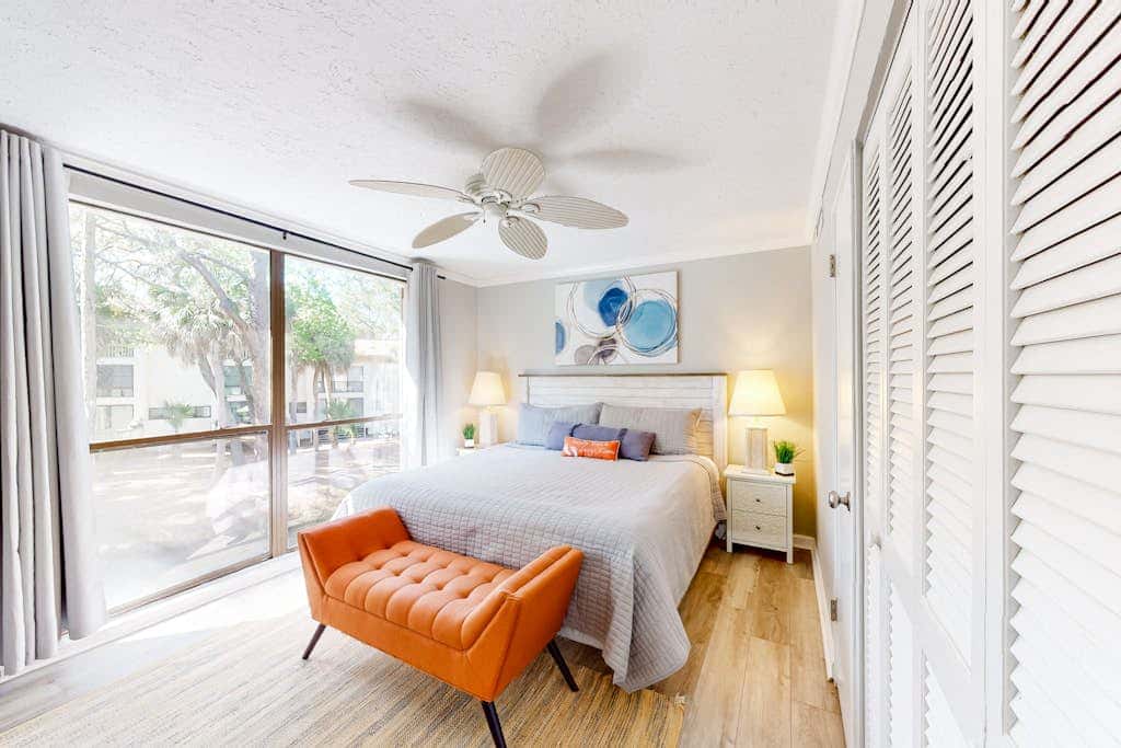 Hilton Head Island condo with water-view patio, pool, & easy beach access