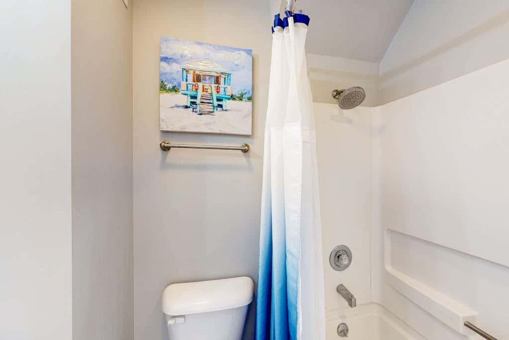 Hilton Head Island condo with water-view patio, pool, & easy beach access